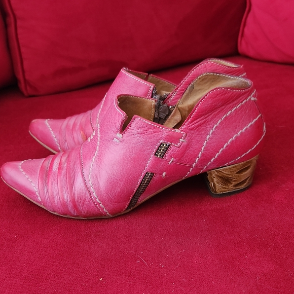 Cute ankle shoe. Dark pink/ light red - Picture 3 of 5